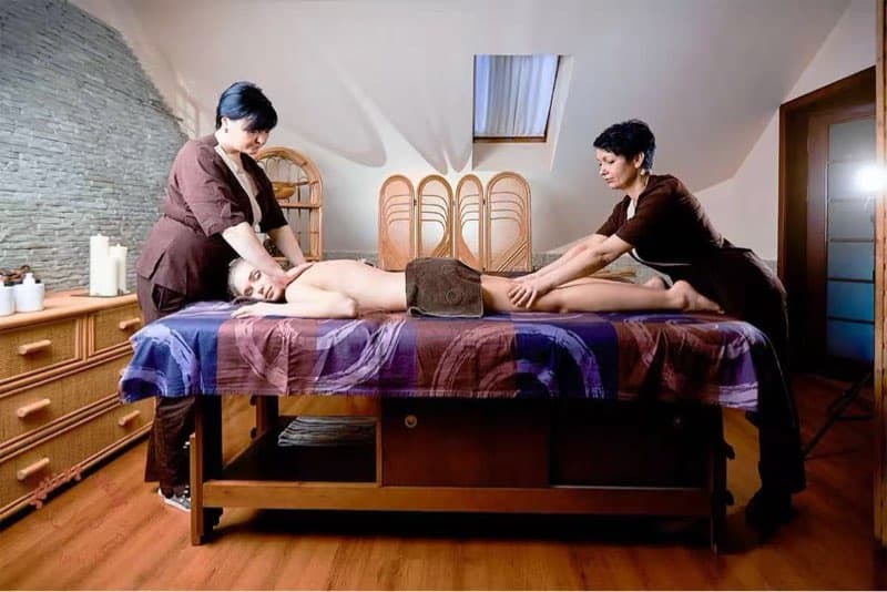 Four hands swedish relaxing massage 60min