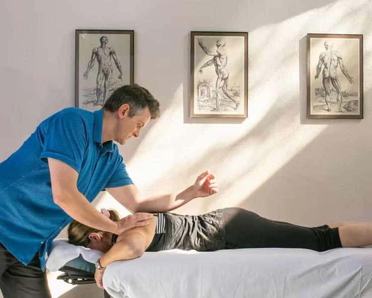 Traditional Clothed Massage 60min